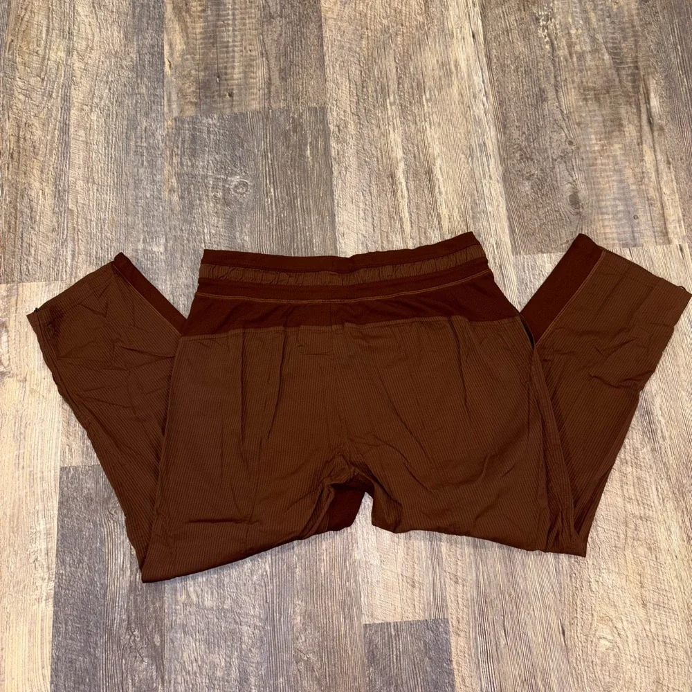 Lululemon Dance Studio Mid-Rise Cropped Pant